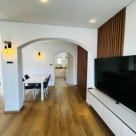 11th Circle Apartment *