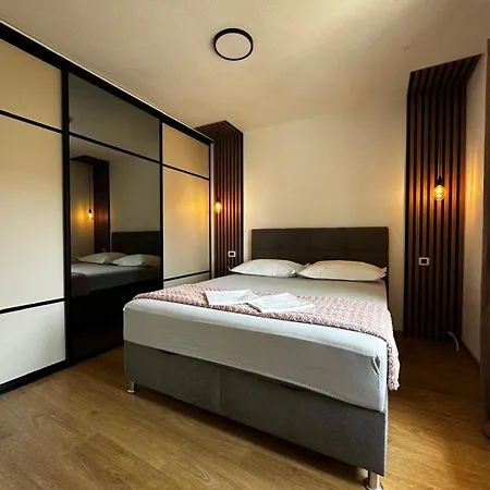 11th Circle * Makarska